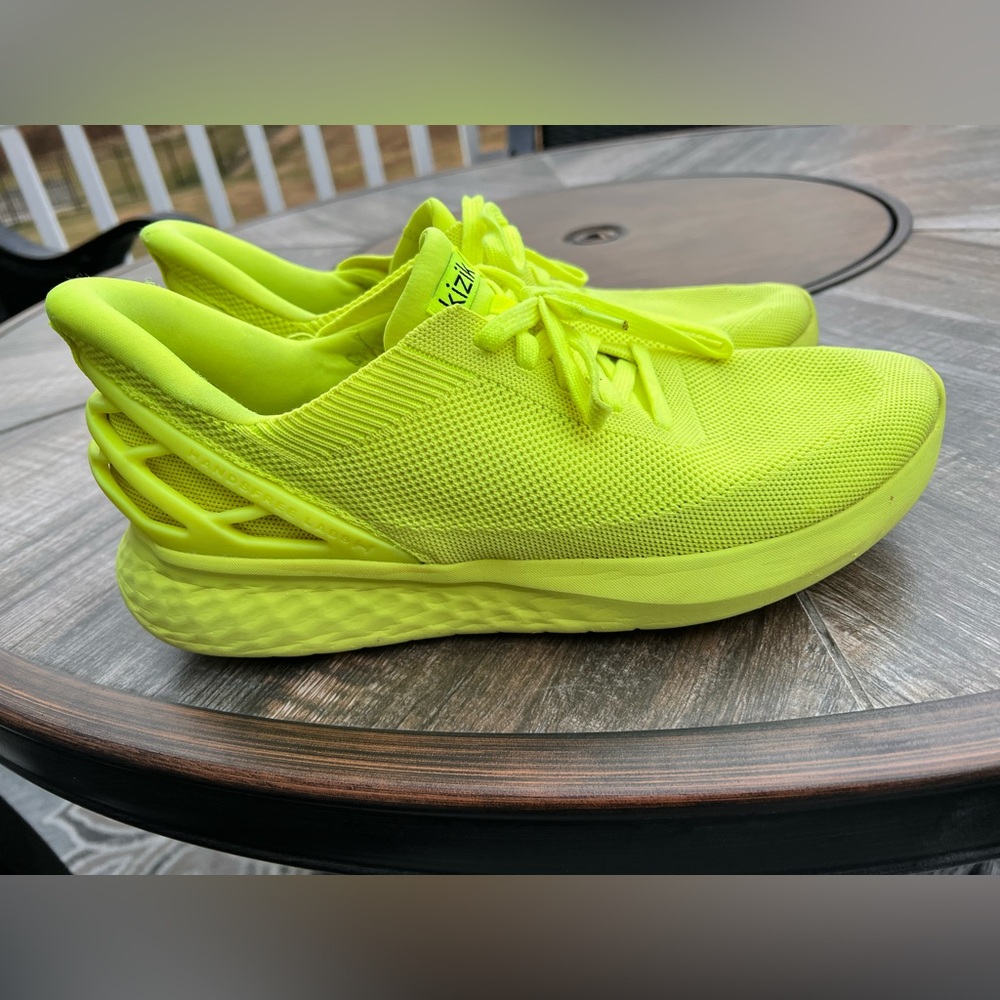 Kizik Athens 2 Hands-Free Sneakers Neon Yellow Men 11 / Women 12.5